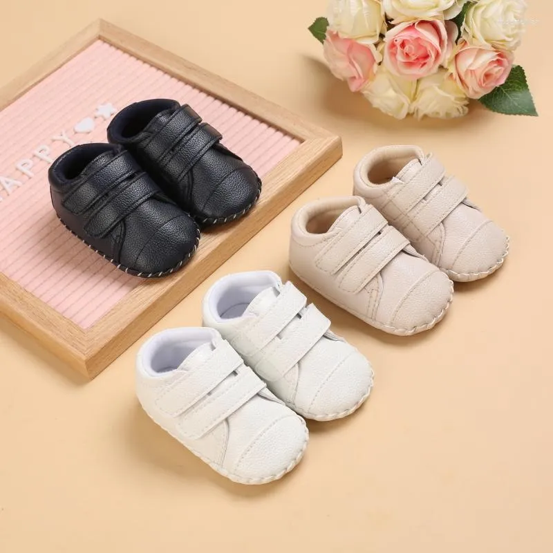 Eerste wandelaars mannelijke en vrouwelijke baby lente herfst pure kleur zachte rubberen zool sneakers 0-18 maanden geboren peuterschoenen