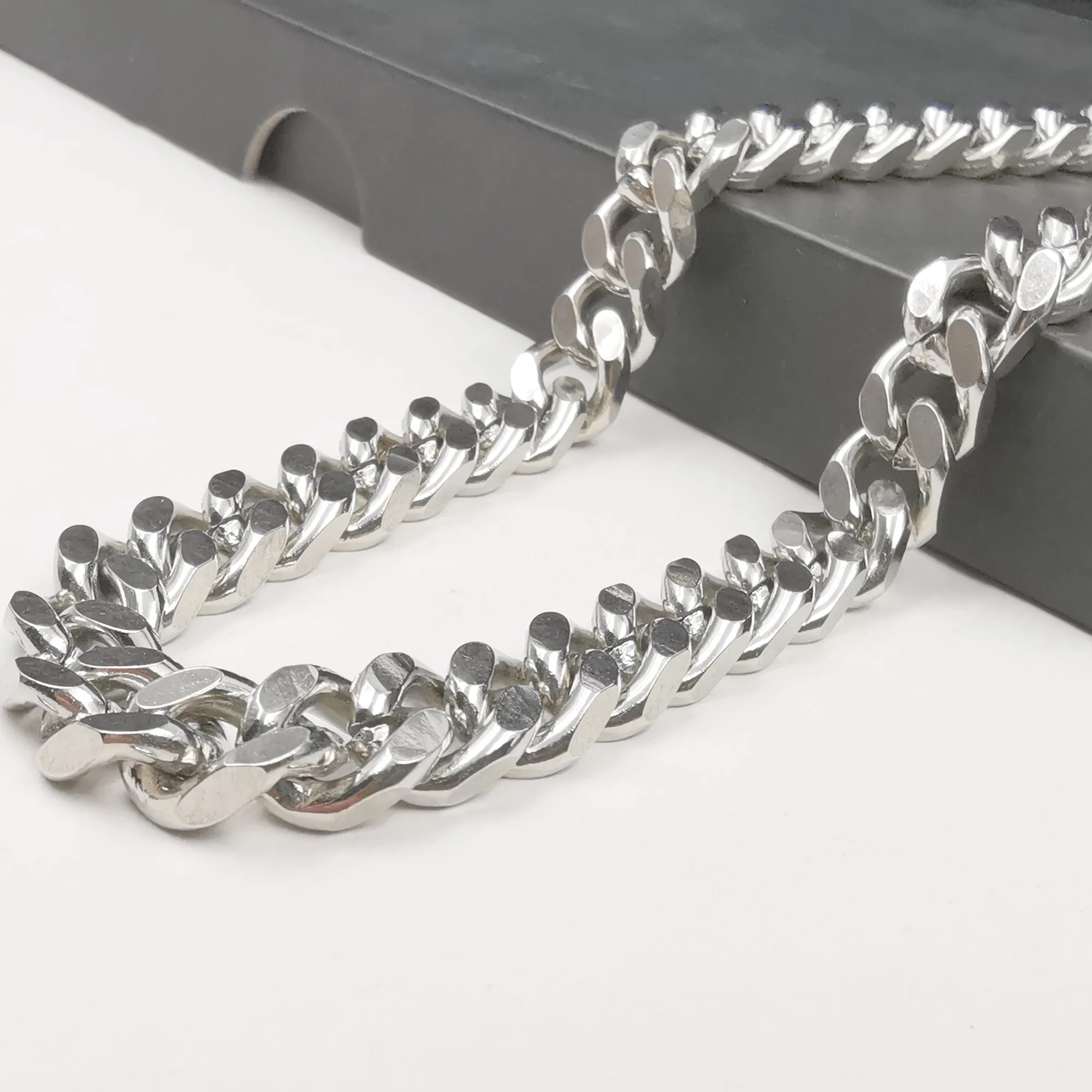 8mm 18-30inch Mens Collana Cuban Curb Chain Gioielli in acciaio inossidabile Regali padre/marito