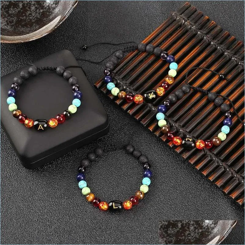 Fili di perline 8Mm Pietre laviche Bracciali con fili di perline 26 Perline di lettera Bracciale Chakra Per donne Pietre curative Olio essenziale Diffu Dhcxb