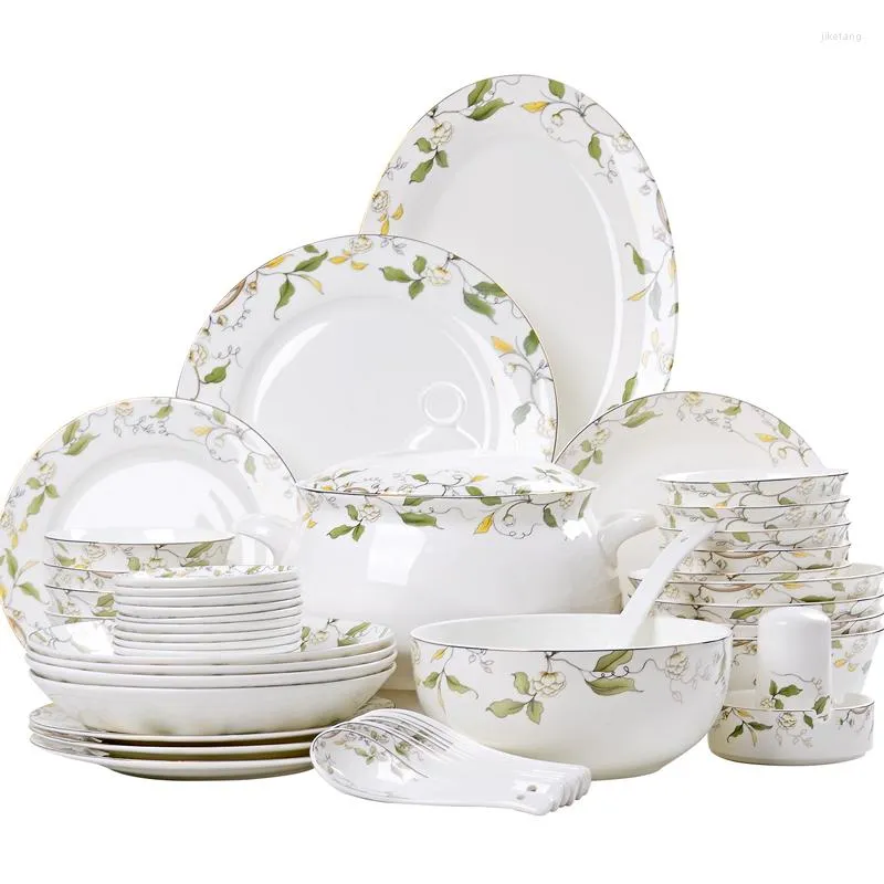 Set di stoviglie Tangshan Bone Porcelain ciotole e piatti con tavole da zuppa di ceramiche