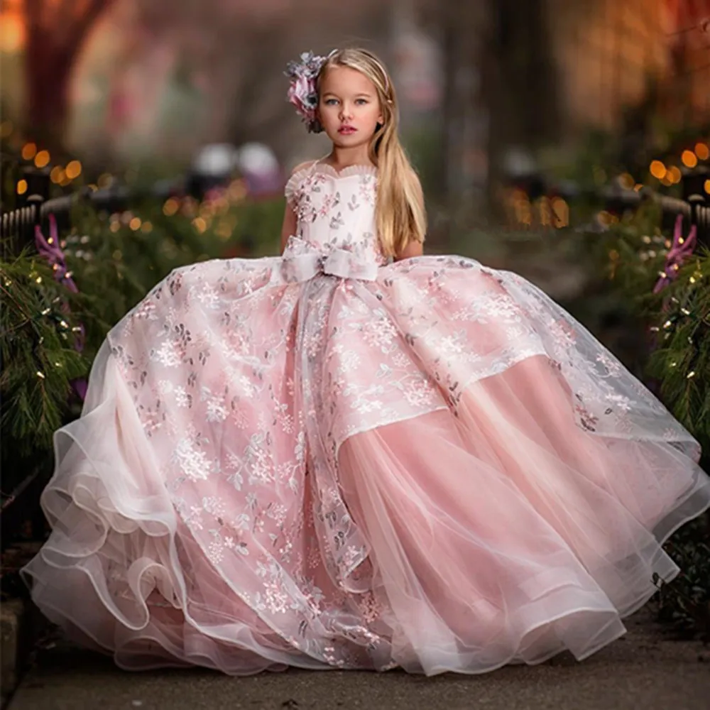 Mignon Blush Rose Flower Girls Robes Long Train pour les mariages Appliques en dentelle Robe d'anniversaire Girl Girl Communon Pageant Gowns 403