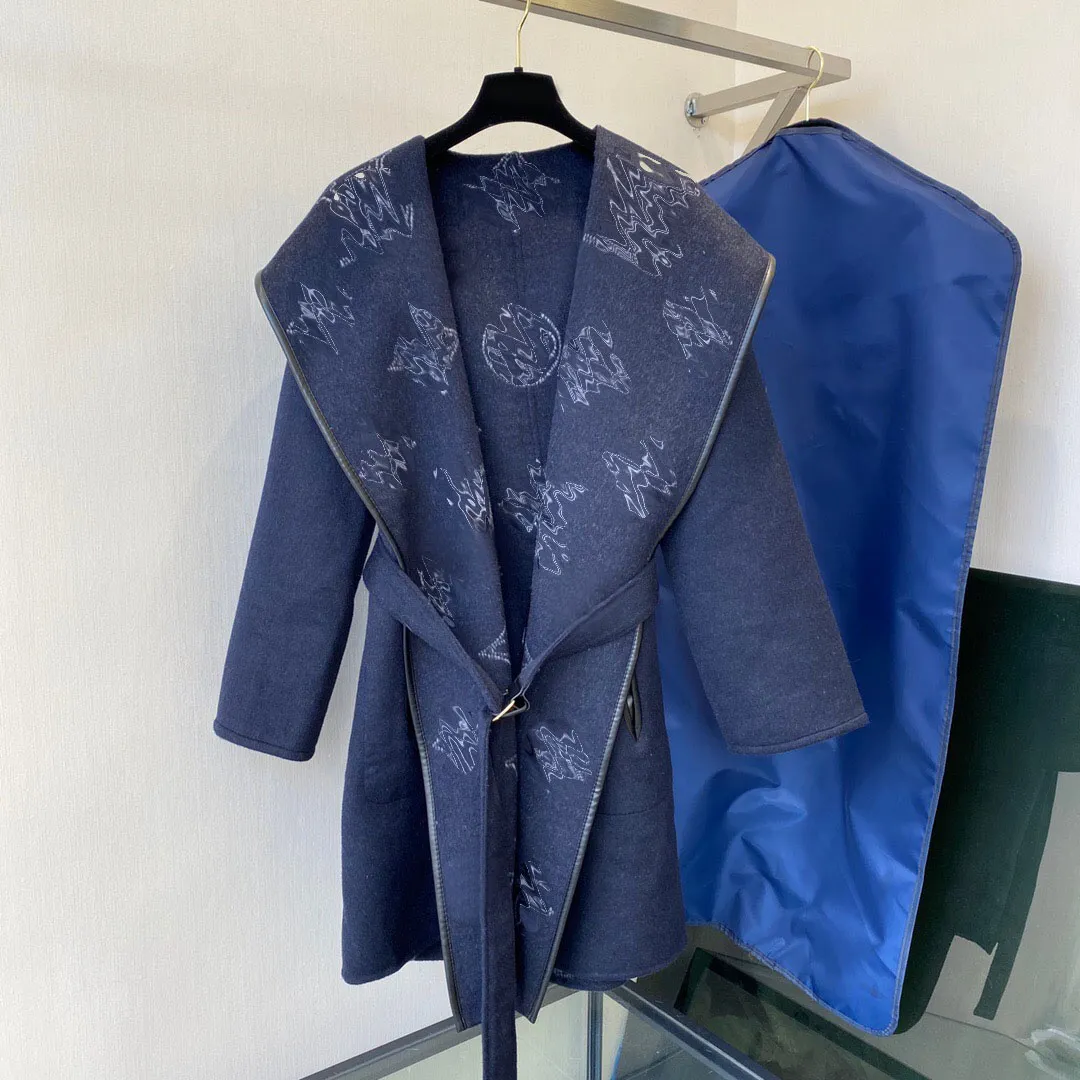 2022 Women's Cape Runway Designer Winter Reversible Hooded Jacket Casual Lads Long Sleeve Belt Oversize Long Coats Outwear