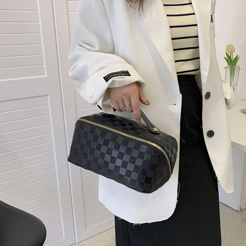 Dhgate louis vuitton makeup bag hotsell