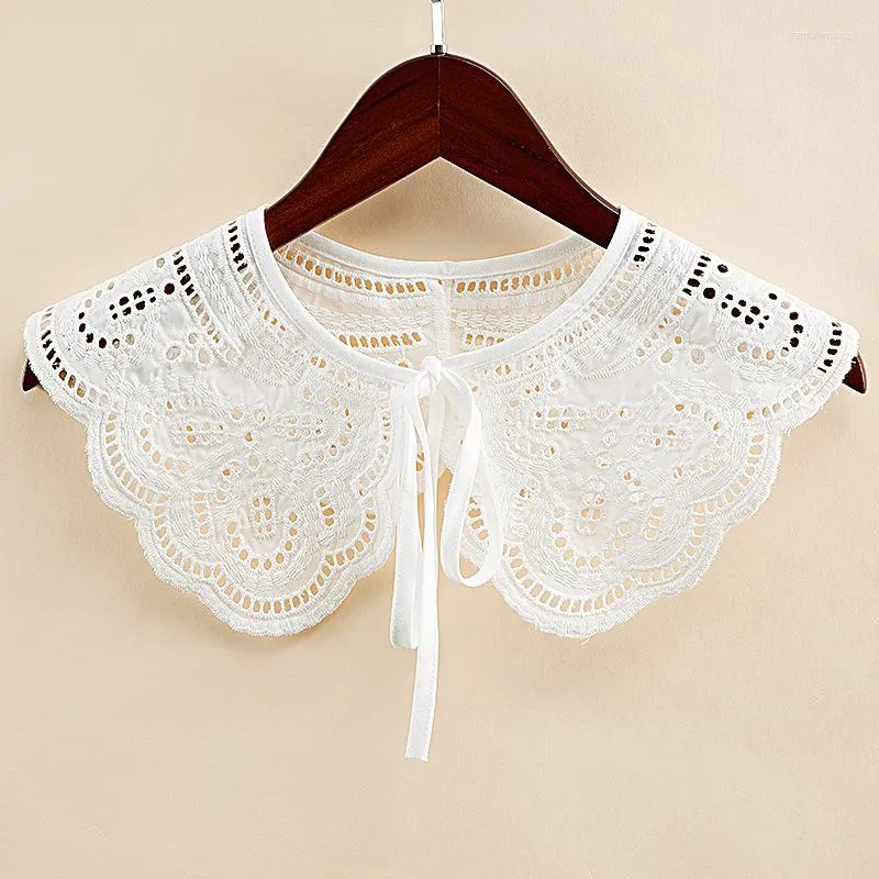 Bow Ties Linbaiway Floral Embroidery Hollow Fake Collar For Women White Detachable Collars Lapel False Female Clothes Accessory