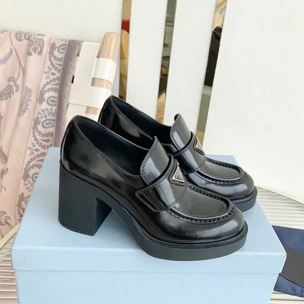 classic Triangle buckle decorate Dress Shoes High Heel Flat Shoe Social 800mm Chunky Women Wedding Party Quality Leather Business Formal Loafer With Original Box