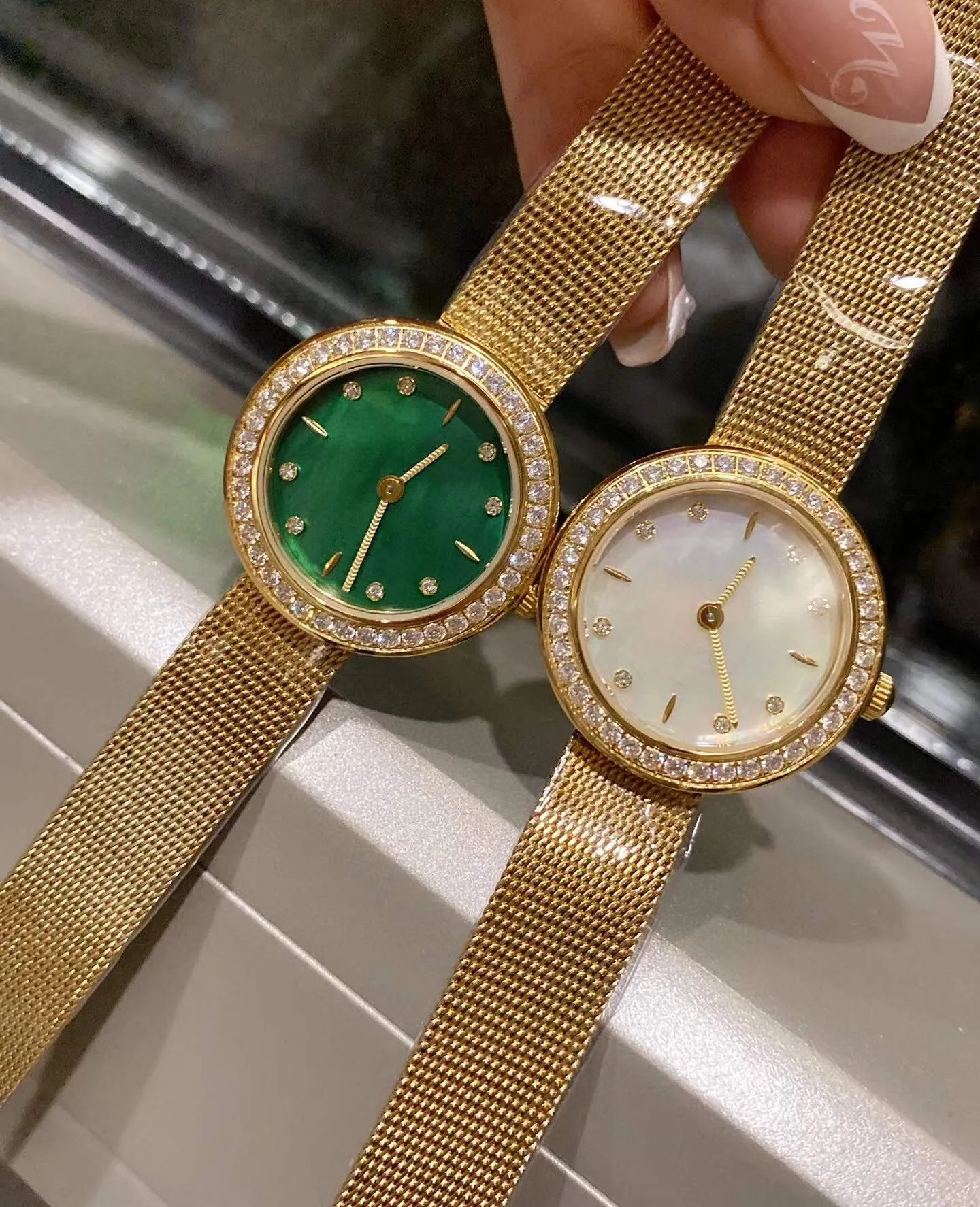 Fashion Women Quartz Watch Gold Color Mesh Buckle Wristwatch Female Stainless Steel Zircon Watches Green Mother of pearl shell Dial Weaving Tweed Strap 32mm