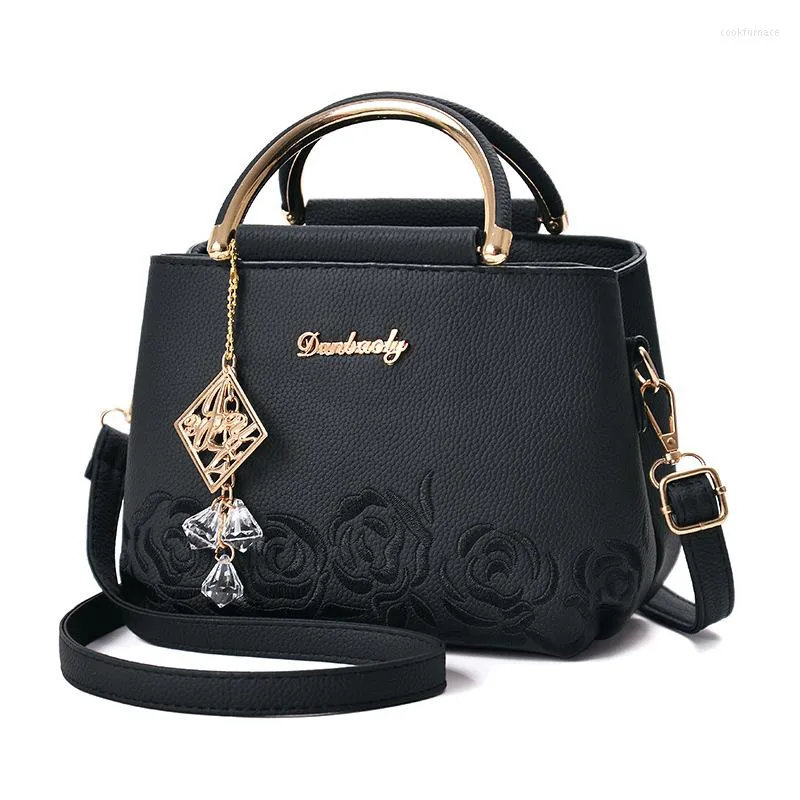 Bolsas de armazenamento Ladies Bolsa pequena Mulheres Bolsa de ombro floral de moda Bordado Bordado 2022