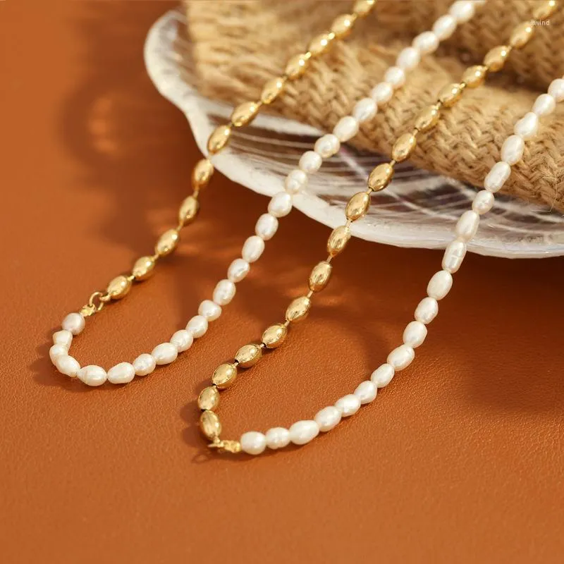 Girocollo che vende collana di perle d'acqua dolce con catena in acciaio al titanio placcato oro 18 carati