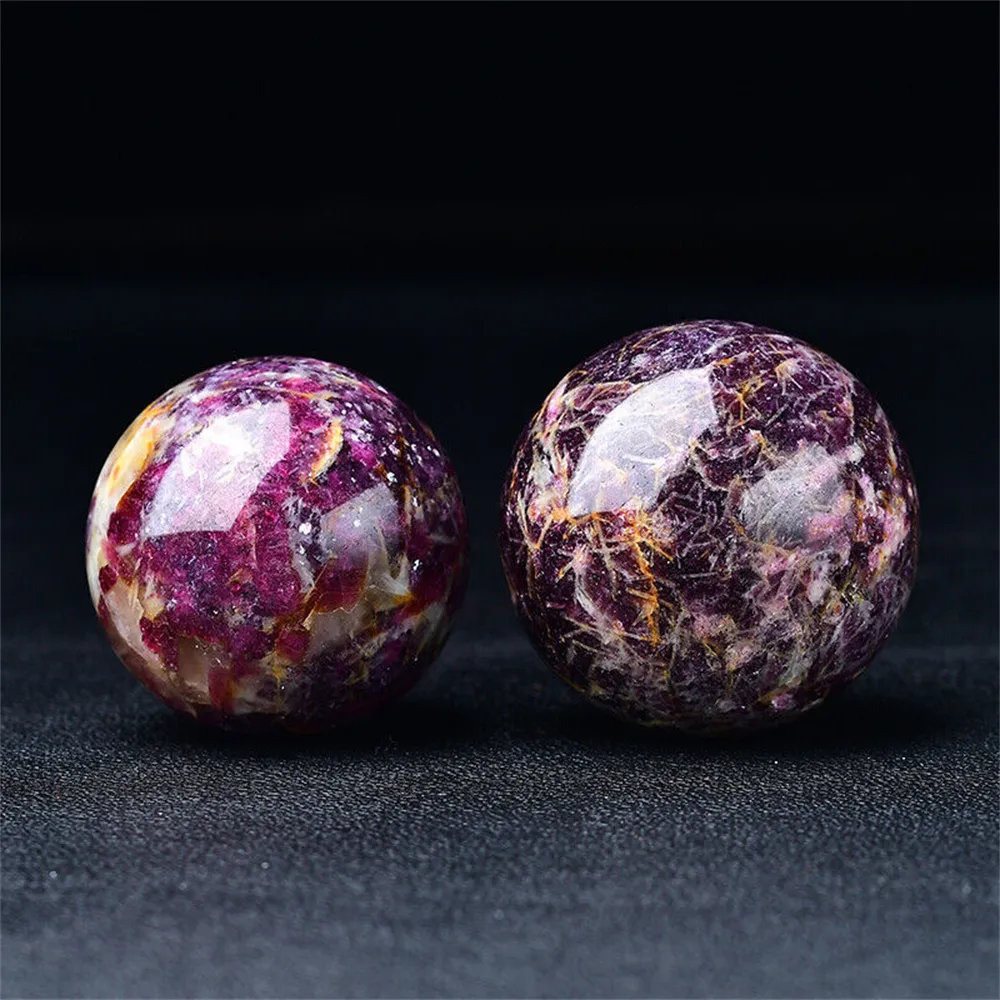 Méditation de guérison Reiki avec boule de cristal et sphère de pierre de licorne violette avec support