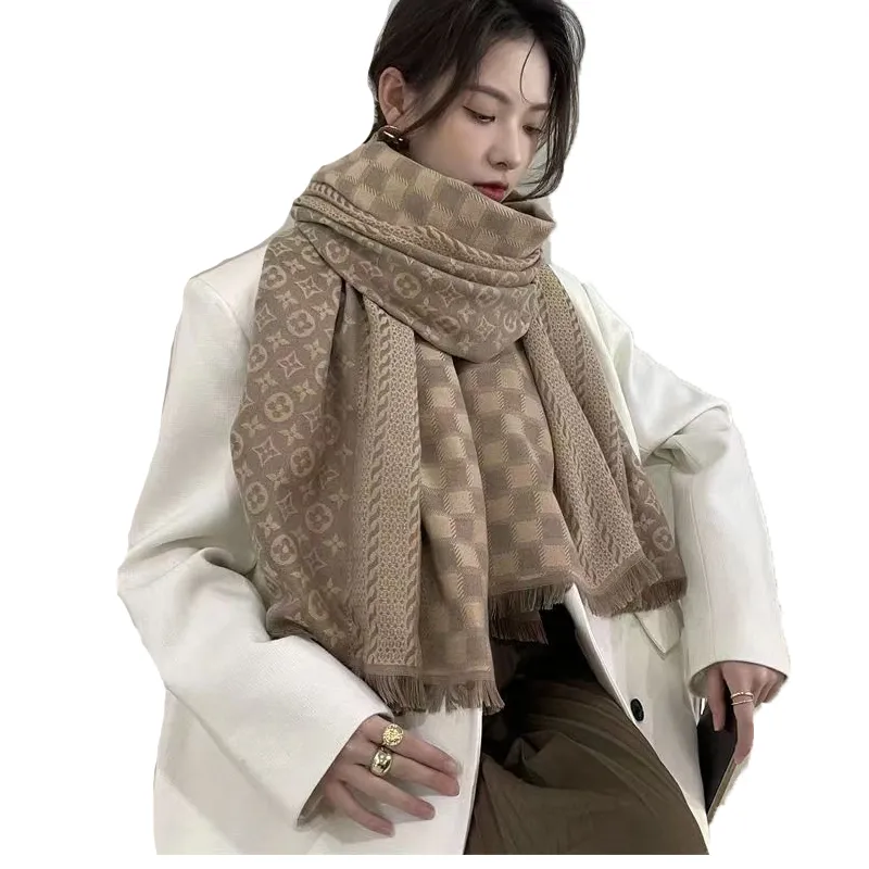 Risparmia alla grande su Grandi Sciarpe Quadrate Per Le Donne Sciarpa Di  Pashmina Di Seta Marrone Per Donne, Ricami Stampati Inverno Foulard  Satinato