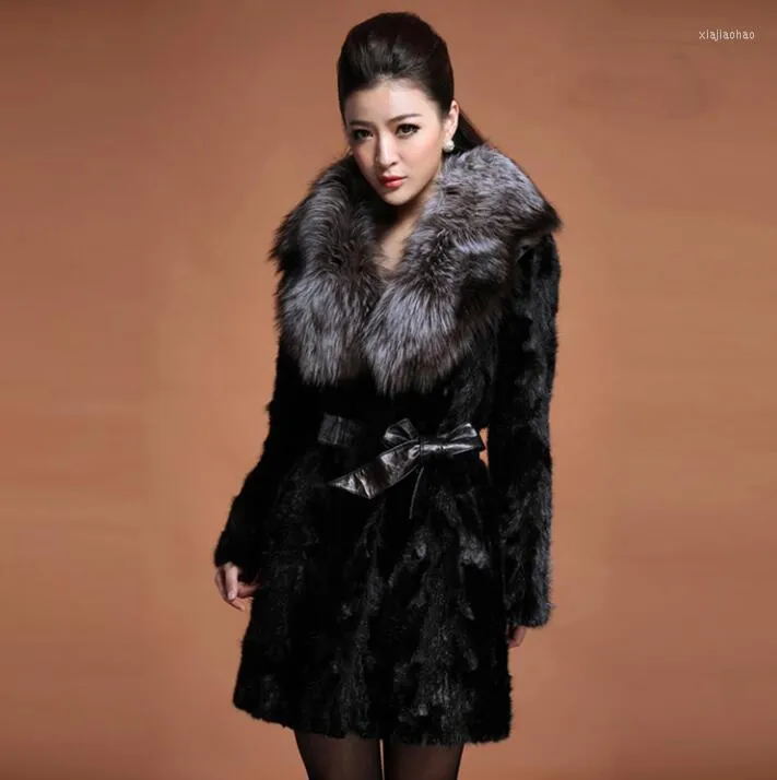 レディースファーブラックレザージャケットレディースウォームフェイクミンクコート女性ゆるいジャケット冬の秋のファッション