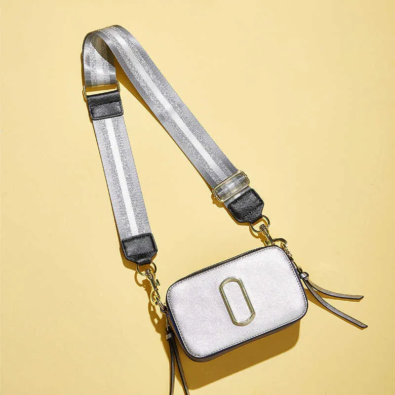 Purces 2022 One Shourdeld Cross Body Small Squareバッグワイドベルトコンパートメントカメラ汎用性のあるダブルジッパー穀物