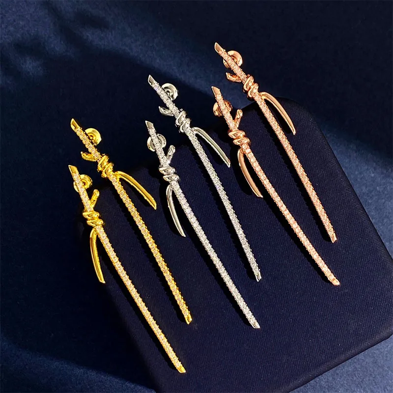 Orecchini per prigionieri di design del marchio per donne per donne 18k oro d'oro dolce bowknot slanciata per orecchieranti diamanti in cristallo