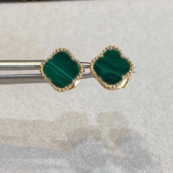 Stud Claasic Designer Stud Küpe Kadınlar Dört Yonca Cleef Vidalı Çember Düğün Küpe Çift Hediye Moda Lüks Vanını Seviyor