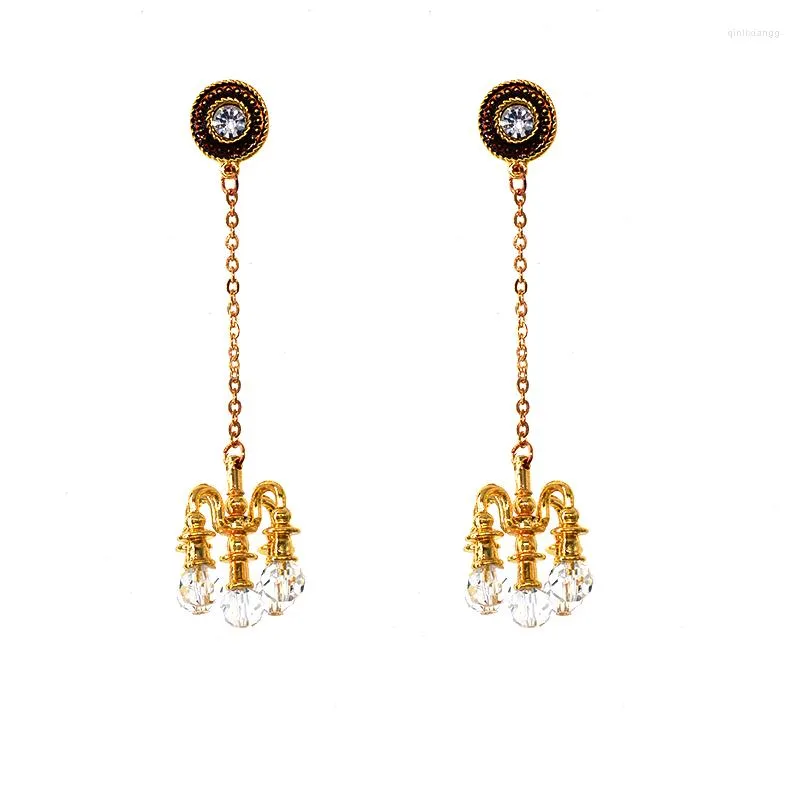 Orecchini schienali 2022 Clip auricolari Fashion lampadario Rinastones Crystal Women Earring Vintage Designer