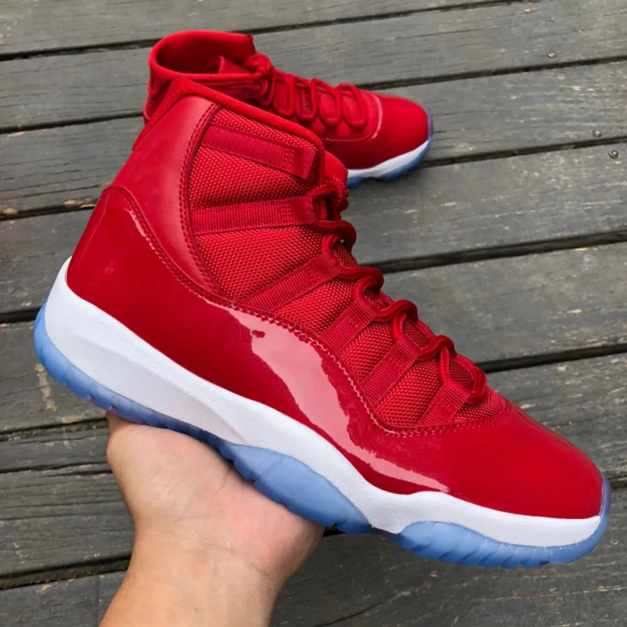 Gym red outlet 11s mens