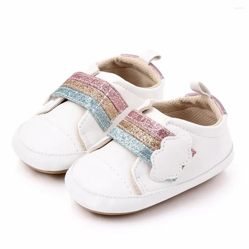 الأحذية الرياضية المولودة Baby Girls Boys Autumn Cotton PU مريحة ألوان مختلطة أزياء الأطفال الصغار أول مشاة مضادة للانزلاق 2022