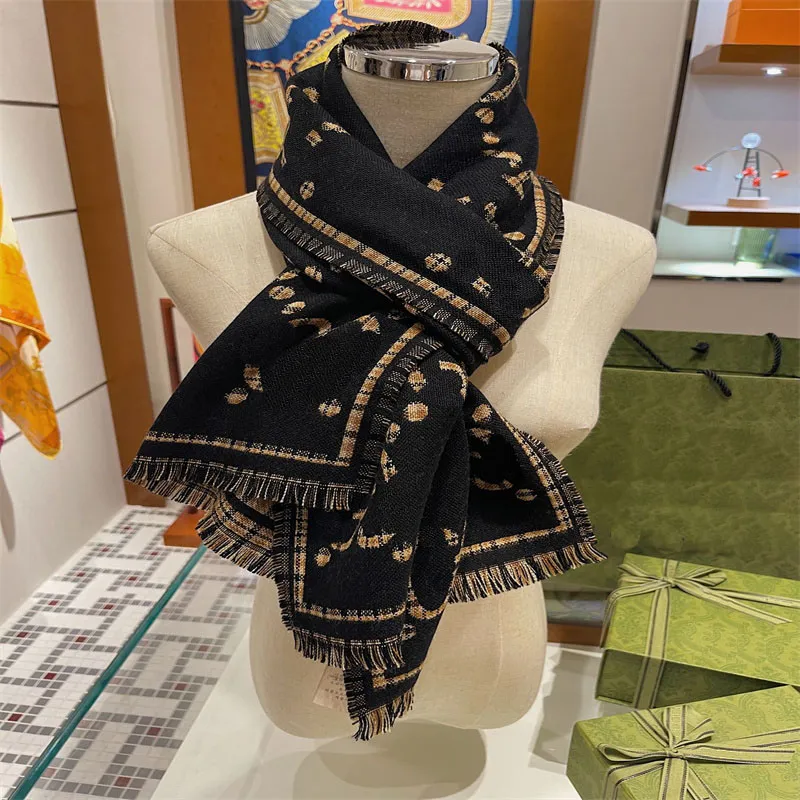 Projektanci zimowy szalik dla kobiet mężczyzn luksusowe markowe szaliki ciepłe Fedora modne szaliki męskie damskie miękkie wełniane G nadrukowane litery 2022