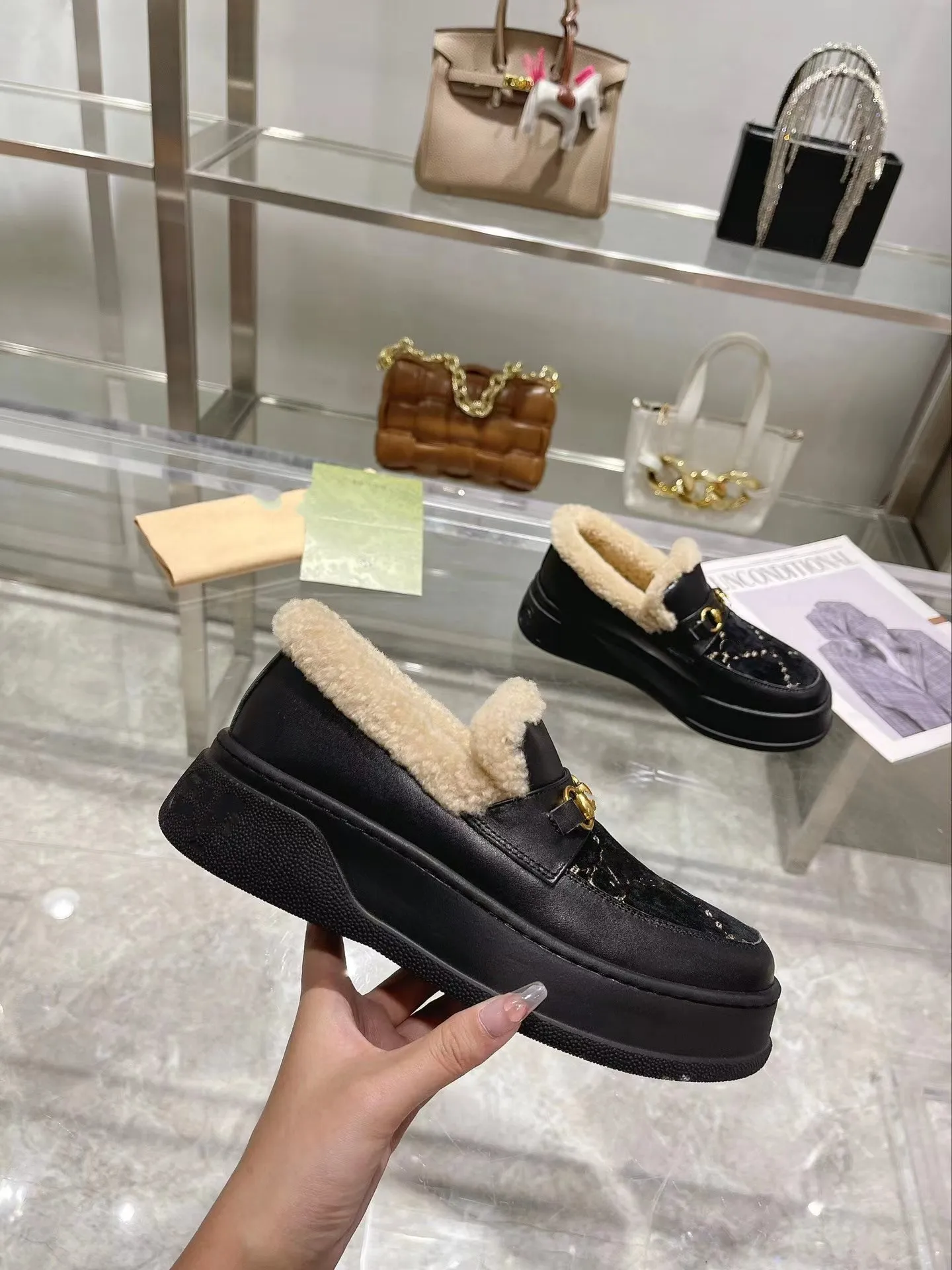 Sheepskin Fur geïntegreerde ondiepe sneeuwlaarzen pure wol lederen patent lederen stoffen sport casual series rubber dikke dikke schoenen maat 35-42