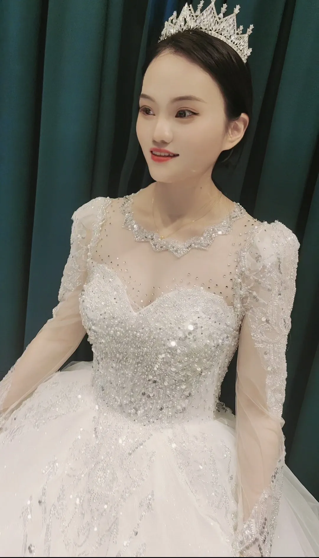 Luxury Elegant Princess Bridal Gowns With Long Sleeves, Beads, Pearls