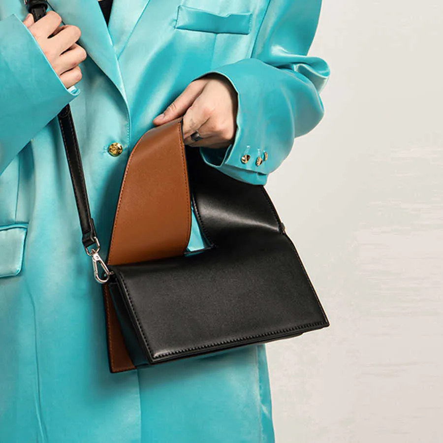 Abendtaschen 2022 neue Retro-Twist-breiter Schultergurt Kontrastfarben-Geldbörsen und Handtasche Modeorgel vielseitige Schulter-Messengertasche schwarz L221014