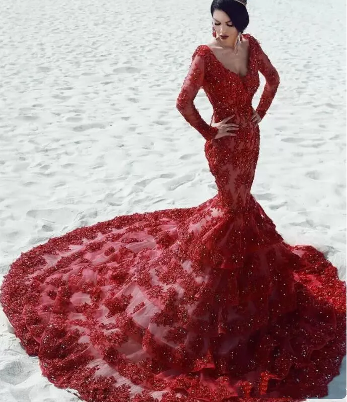 Lllusion długie rękawy Suknie ślubne syreny 2023 V szyi koralowa koronkowa aplikacja Czerwona Kaplica pociąg rybny ślubne suknie nośne vestidos