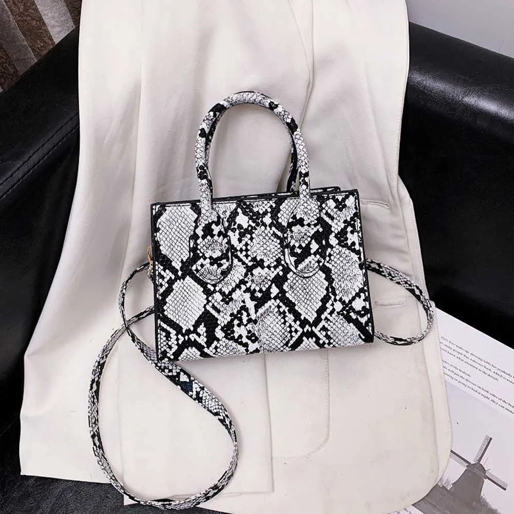 Evening Bags Fashion Animal Printed Crossbody Handbag Totes Women PU Leather Portable Handle Shoulder Purse Female Travel Messenger Bag L221014