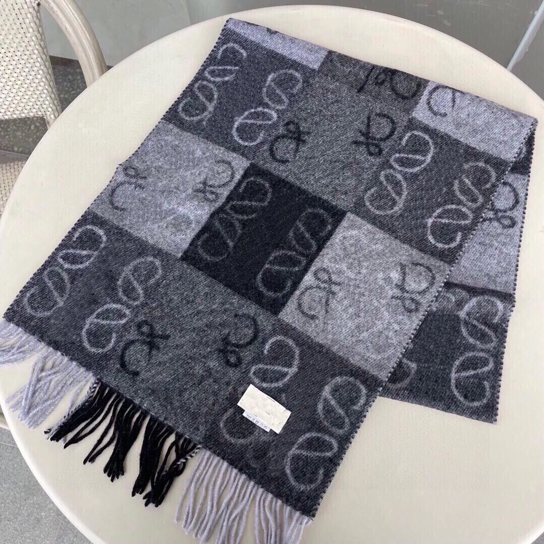 scarfs Designer lyx halsduk bokstäver rutig gudinna slitage sömmar klassiskt mode mångsidig semesterresor föredragen kashmir temperament mjuk touch mycket bra