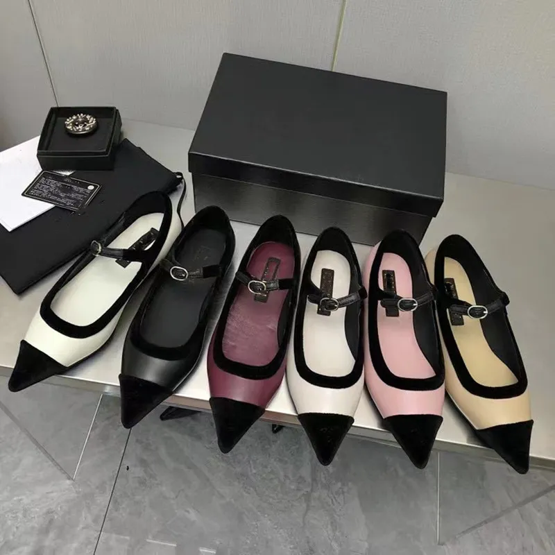 Chaussures de travail de mode et accessoires pointus en cuir à bout unique nouvelle femelle respirant mince lycée paire pantoufles dames sexy cuir maigre danse bouton peu profond