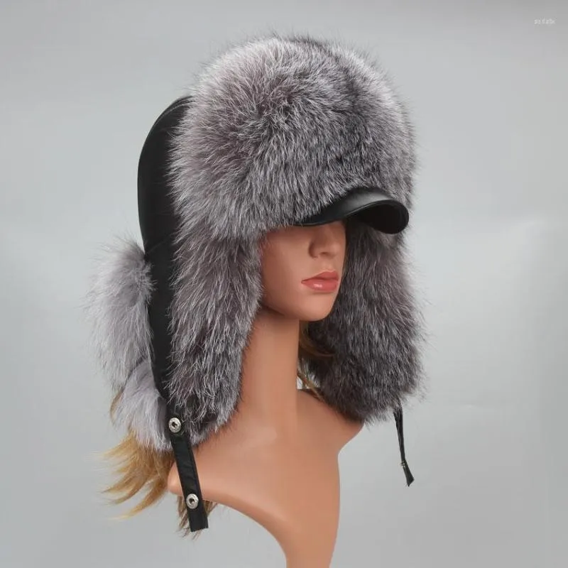 Berretti Cappello di pelliccia d'argento genuino con paraorecchie Cappucci naturali reali per donne russe Cappelli bomber Trapper Cap Top in pelle