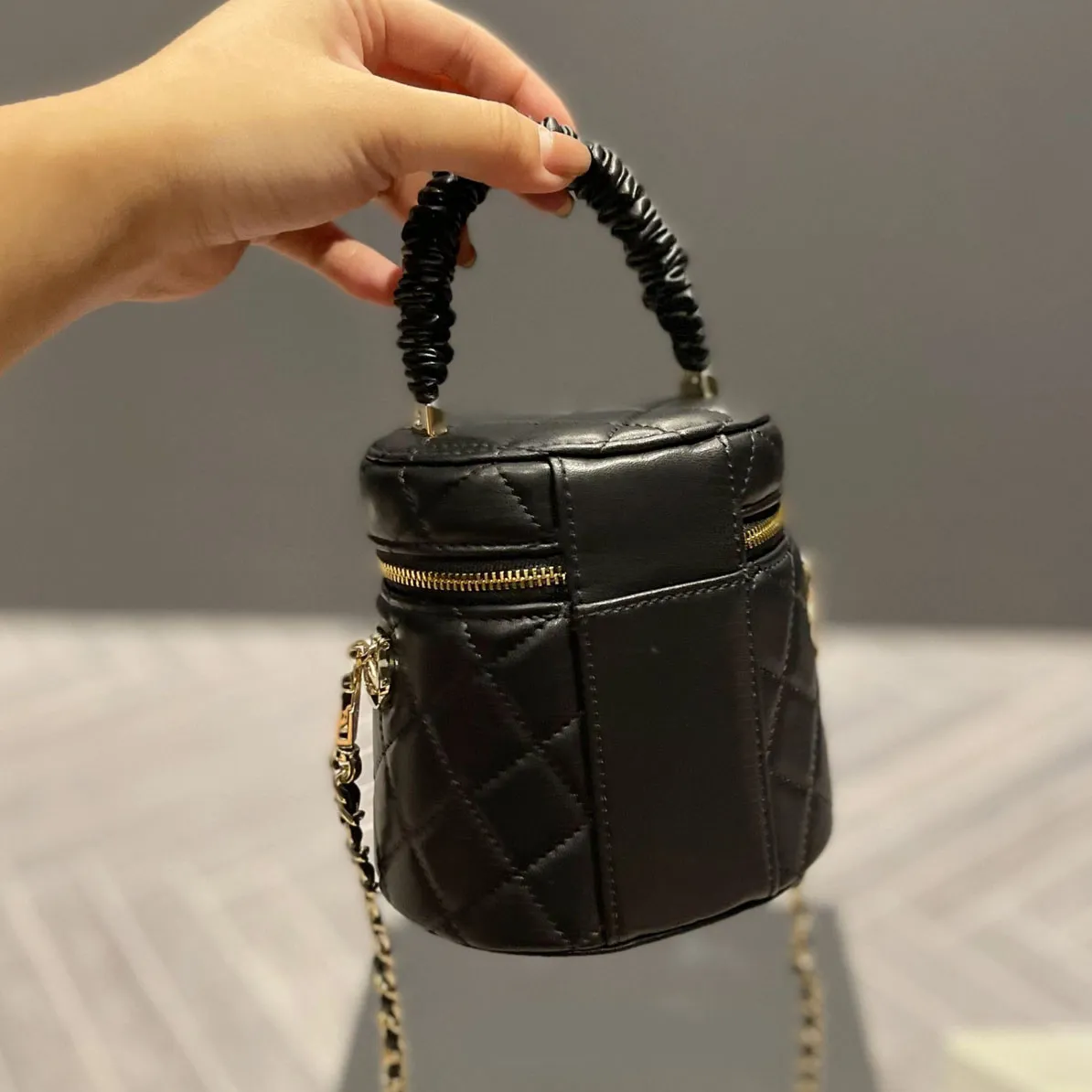 Women Cute Mini Pink Bucket Shoulder Bags Size13x14cm Famous Brand Fashion Chain Small Mobile Purses Thread Lovely Crossbody Hand Bag