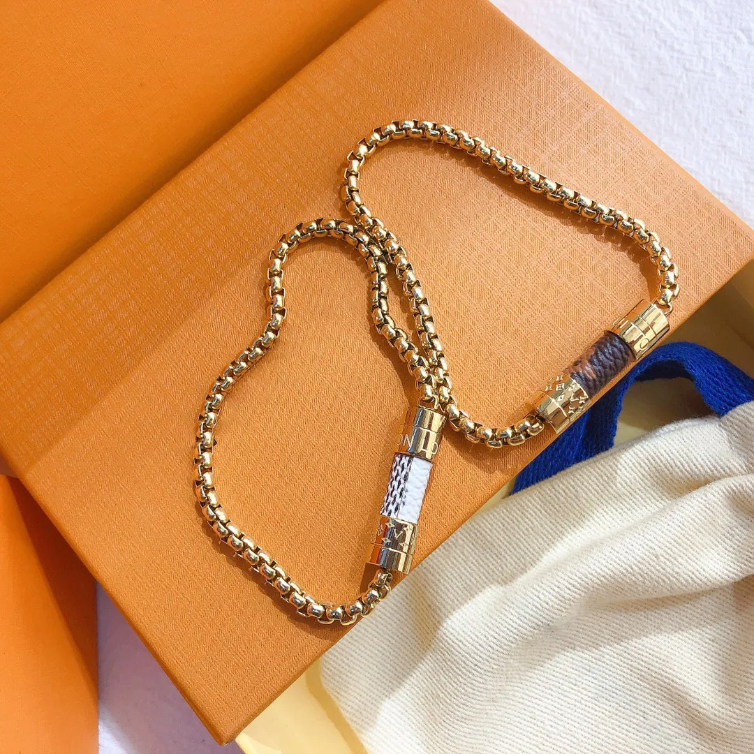 سلاسل أزياء المجوهرات Glamor Bracelets Bracelets Design Gold Glitter مائة أساس للمطابقة للنساء تصميم Bra2825