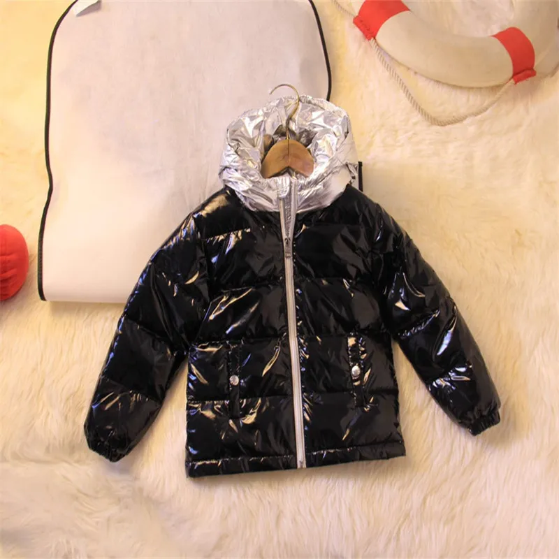 Abiti firmati per bambini Piumini Cappotti Giacca da ragazzo Stile corto Con cappuccio Inverno 2022 Nuovi bambini e ragazze Cappotto a maniche lunghe senza lavaggio viso luminoso Abbigliamento per bambini