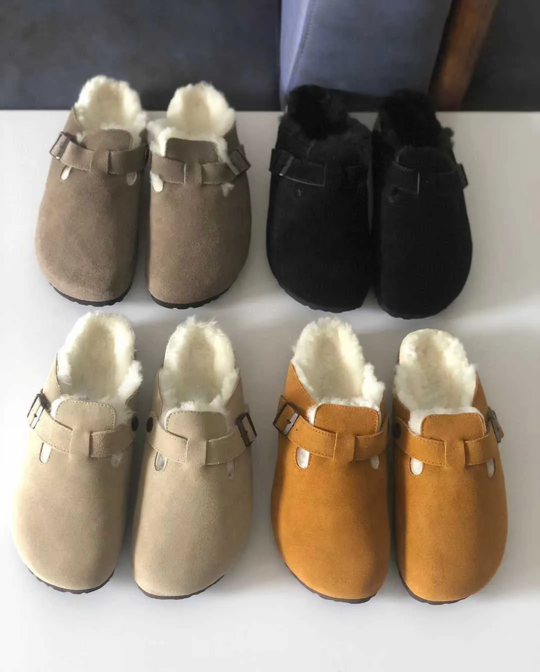 Frauen Männer Australien Ariat Hausschuhe Wolle Designer Boston Cloggs Hausschuhe Winter Pelz Scuff Slipper Clogs Kork Sliders Leder Wolle Sandalen Damen Loafer Schuhe NO421