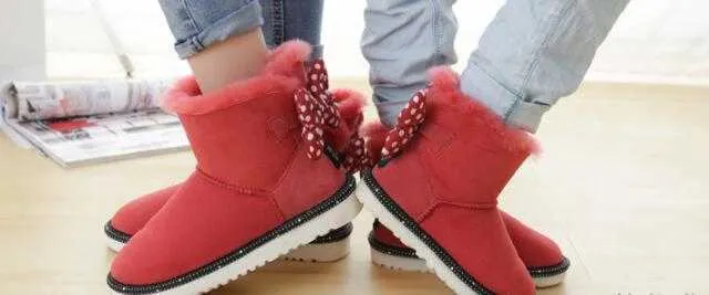 2022 Hot Sell Classic Design Bow Short Baby Boy Girl 여자 아이 Bow-tie Diamond Model Snow Boots 모피 통합 따뜻한 부츠