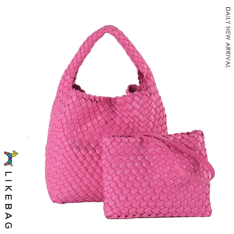 Bolsas femininas de alta qualidade tecidas à mão novas bolsas de ombro femininas de luxo versáteis de grande capacidade