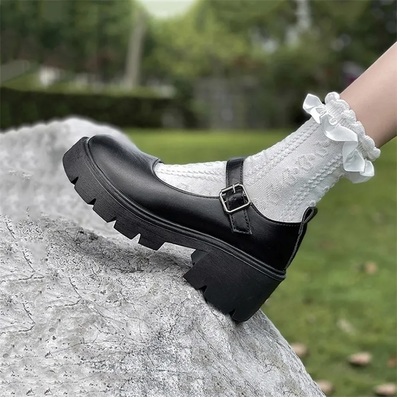 Sepatu hak best sale platform