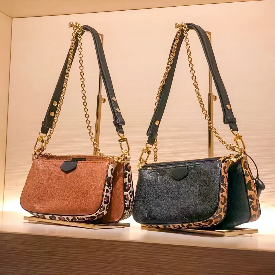 حقائب مصممي الفاخرون الكتف M80399 Pochette Accessoires Classic Bag حقيقية أصلية أزياء النساء الفهدات طباعة محفظة محفظة محفظة
