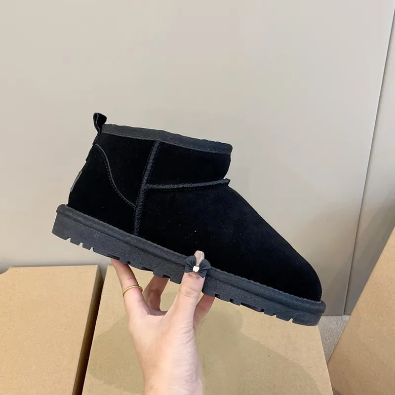 Designer Boots Classic Women`s Snow Boot Fashion Warm Boots Latest Fashion Sheepskin Cowhide Leather Long Wool Boots Hot Sales Size 35-40 Without Box 2022