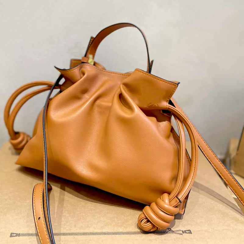 Totes Designers Tygv￤skor Kvinnor Mini DrawString Bucket Bag 5 F￤rger Designer Bag L￤der Handv￤ska axelkorsning Purse 221017/1010