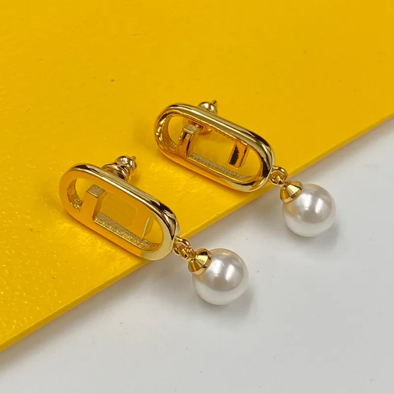 Designer Women Pearl Stud Earrings Fashion Letter Gold Earring Studs Lady Luxury Designers Earrings Jewelry Hoop Boucle Accessories 2210191D