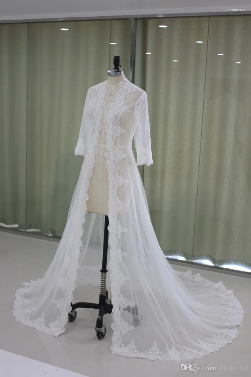 Wraps Lace Appliqued Bridal Jacket lange mouwen een lijn Court trein ivoor tule trouwjurk cape jassen