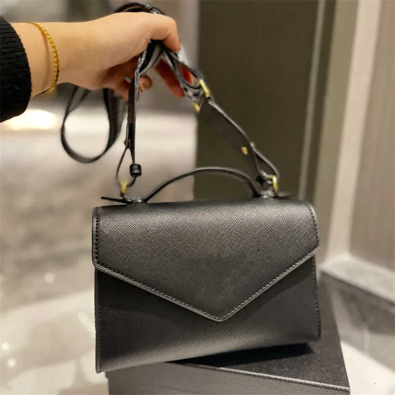 Designer Bag Evening Bag Designer Luxury Women Saffiano Monochrome Shoulder Chain Black White Crossbody Handbag Leather Fashion S