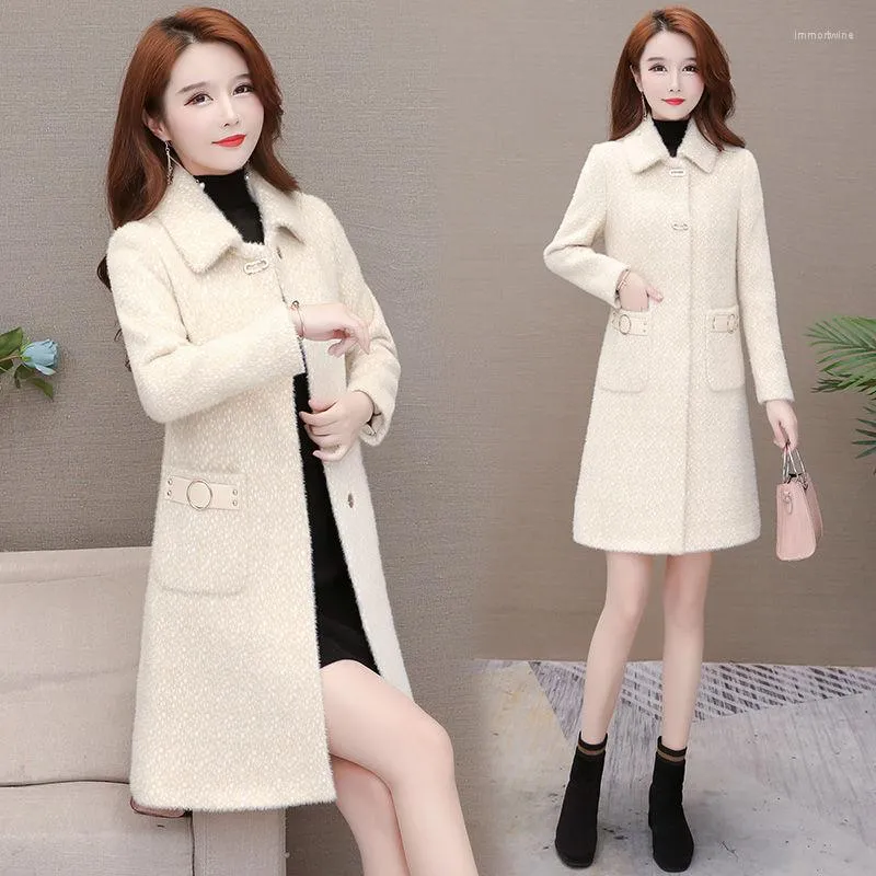 Kvinnors trenchrockar Imitation Mink Velvet Coat Women Mid-Length 2022 Winter Korean Fashion Long Sleeve Woolen Female Slim Overcoat H2073