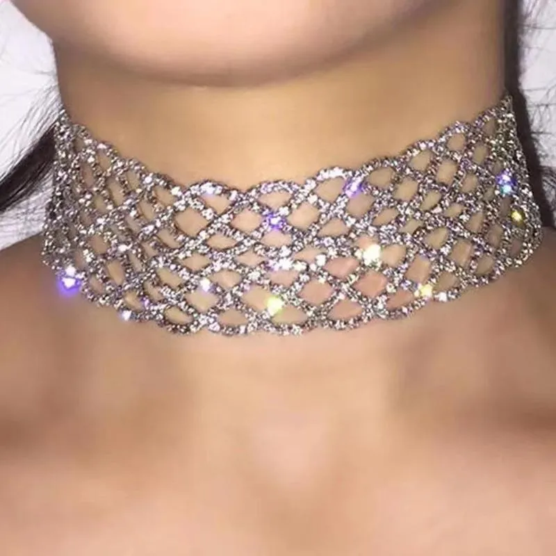 Choker Light Lyx Extra Flashig Cirkelsöm Hel Diamant Halsband Cool Retro Strass Kristall Design Nyckelben Kedjekrage