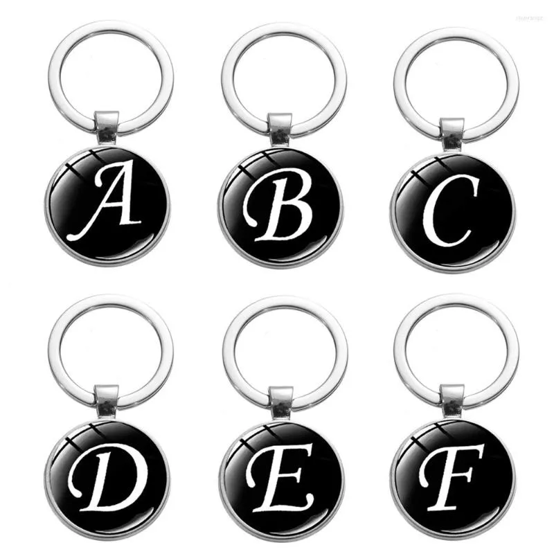 Nyckelringar Söt initial bokstav Keychain Par Retro Rostfritt stål A till Z Alfabet Gemhänge med nyckelring för kvinnliga flickor plånbok