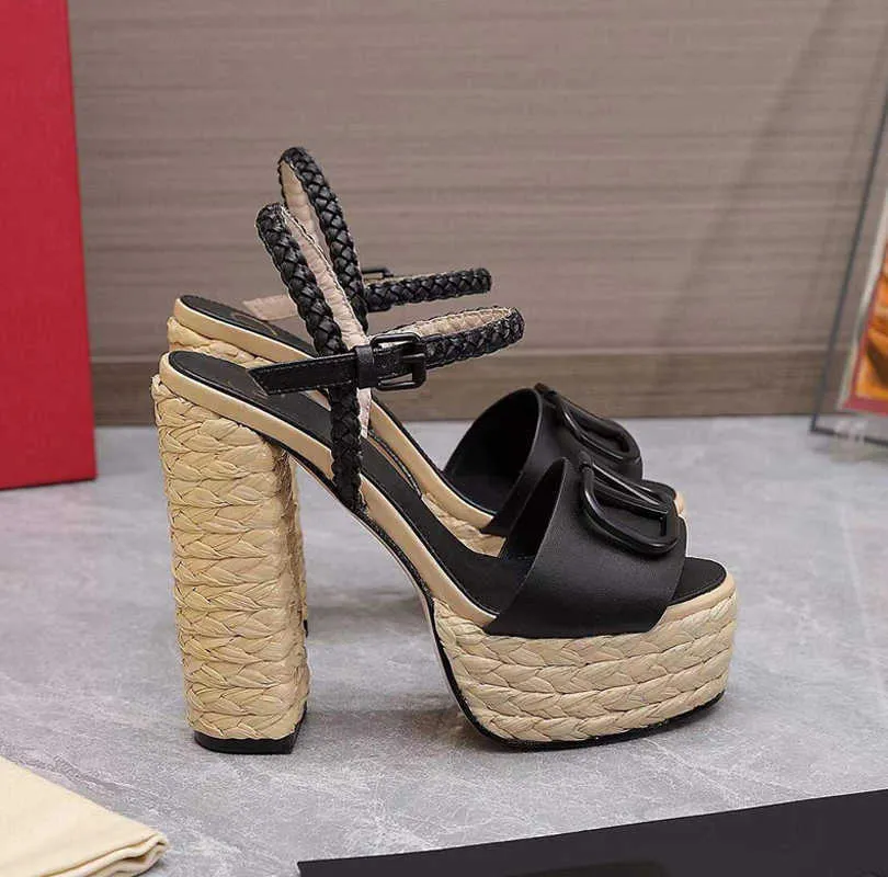 HIGH HEEL SANDALS IN BLACK GLOSSY CALFSKIN WTH STRAPS ATTACHED GEM main image 1