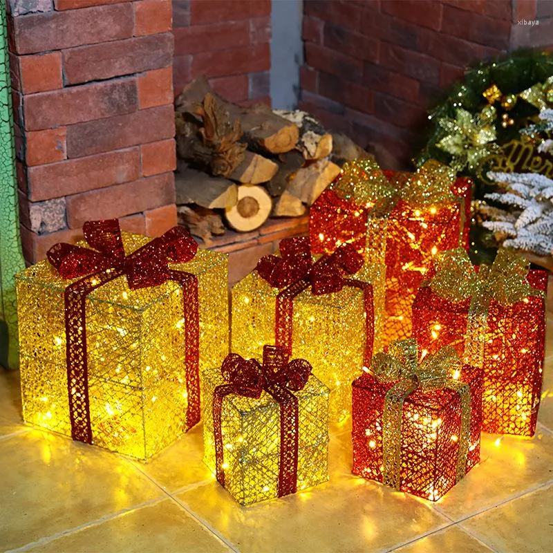 クリスマスデコレーションギフトランプバッテリーボックスホリデーライトストリング付き3ピースセット温かい白いクリスマス錬鉄製の装飾シーン