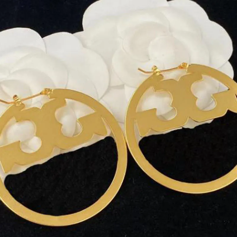 2022 nuove donne orecchini a cerchio designer di gioielli da donna orecchino Street Fashion oro rotondo orecchini a bottone accessori le signore D2210203F