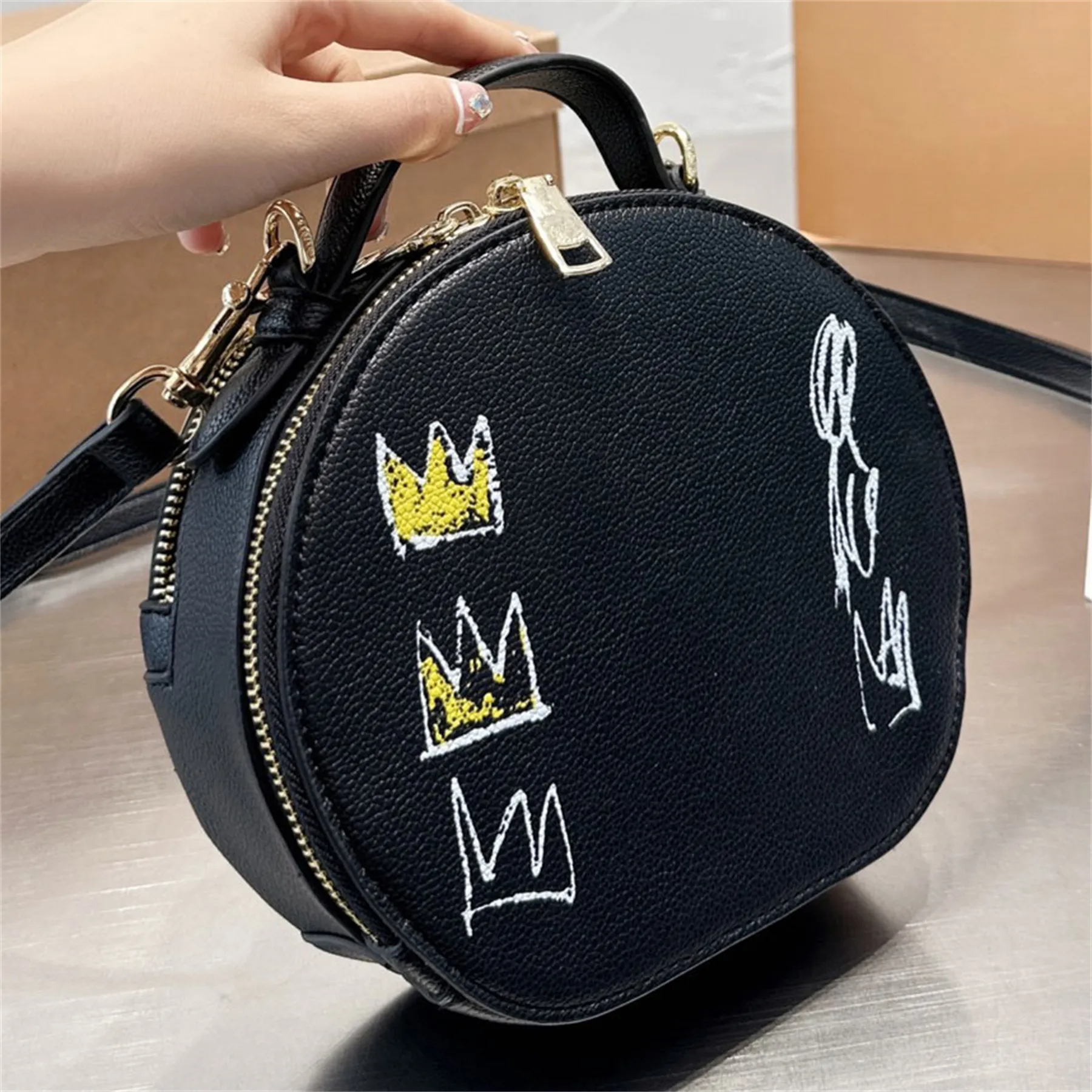 Black canteen crossbody bag hotsell